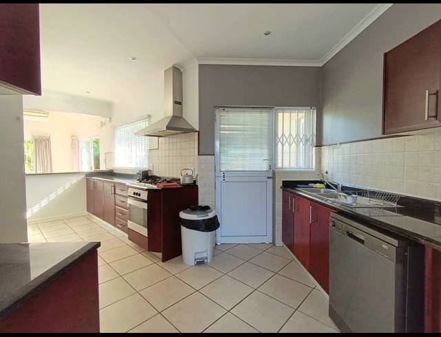 4 BEDROOM HOUSE FOR SALE IN BALLITO CENTRAL